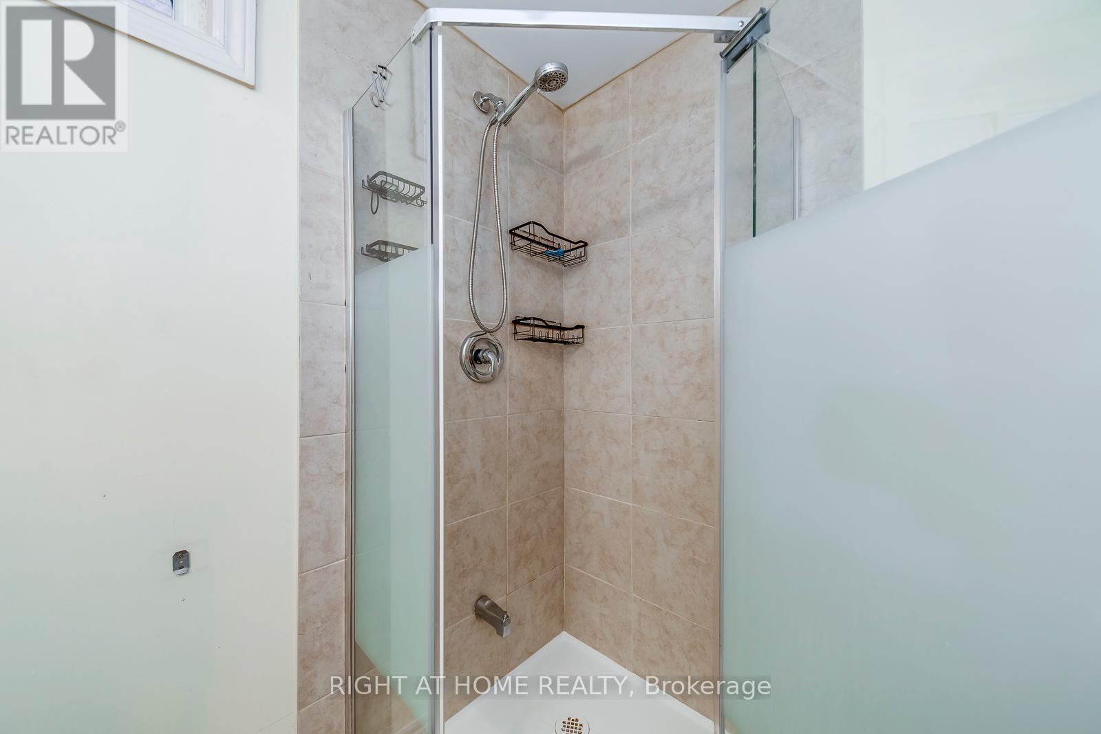 Lower - 56 Barberry Crescent, Richmond Hill, Ontario  L4E 4S6 - Photo 23 - N12496212