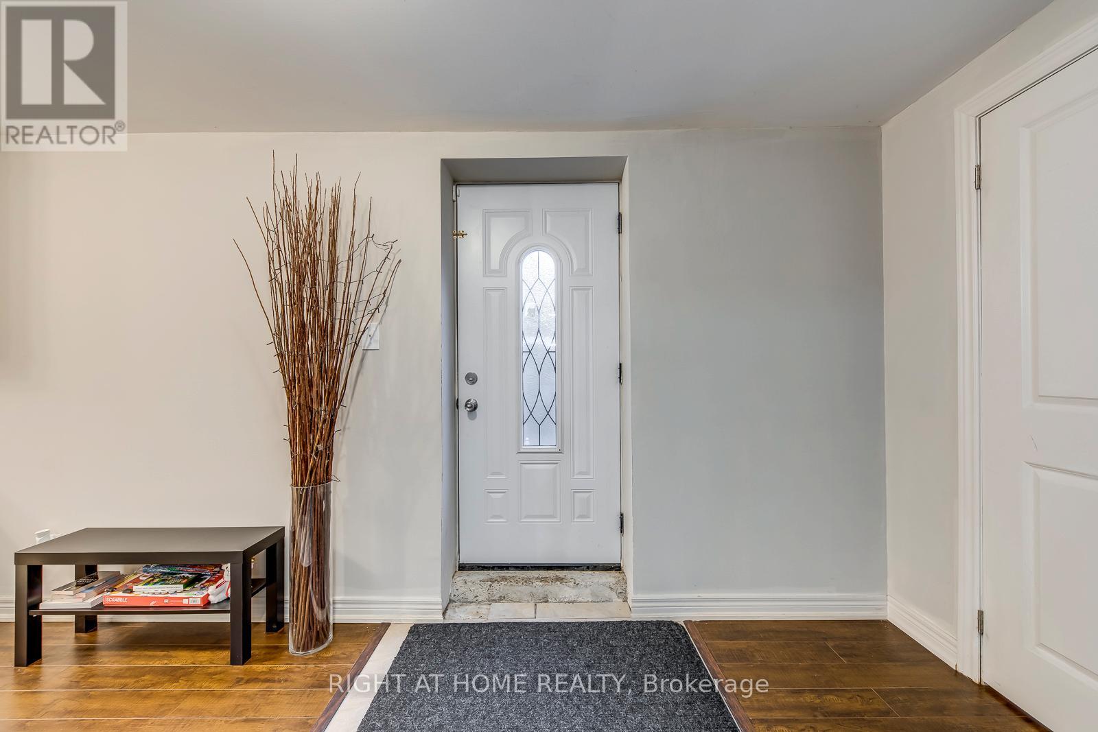 Lower - 56 Barberry Crescent, Richmond Hill, Ontario  L4E 4S6 - Photo 5 - N12496212