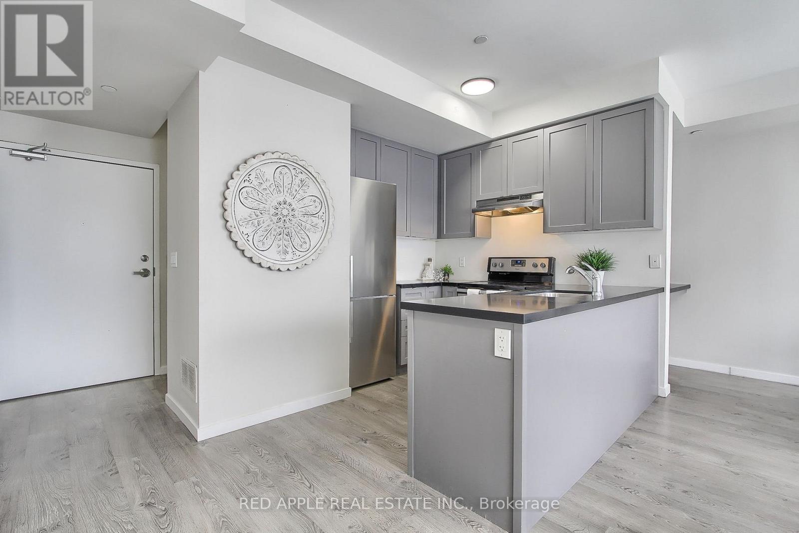 110 - 600 Alex Gardner Circle, Aurora, Ontario  L4G 3G5 - Photo 2 - N12496218