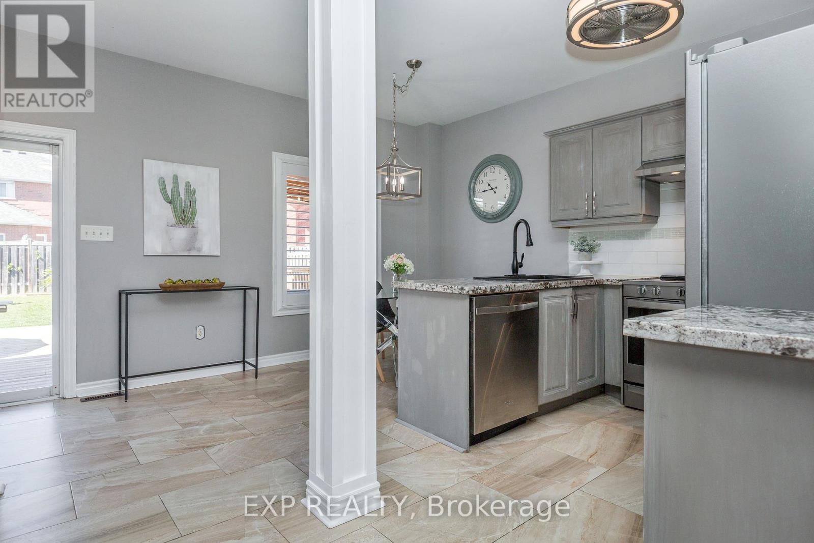 314 Country Lane, Barrie, Ontario  L4N 5Z6 - Photo 10 - S12496148