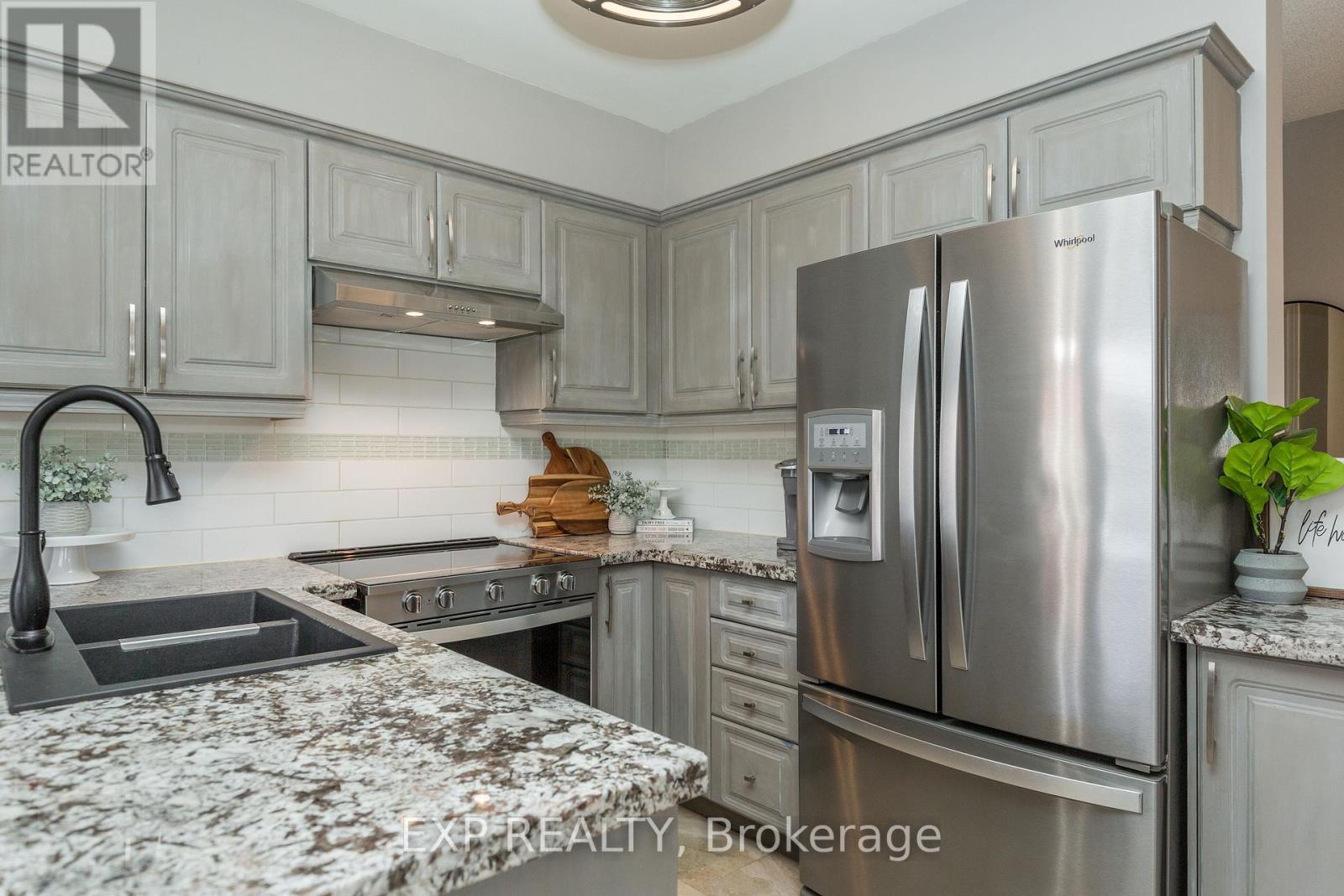 314 Country Lane, Barrie, Ontario  L4N 5Z6 - Photo 13 - S12496148