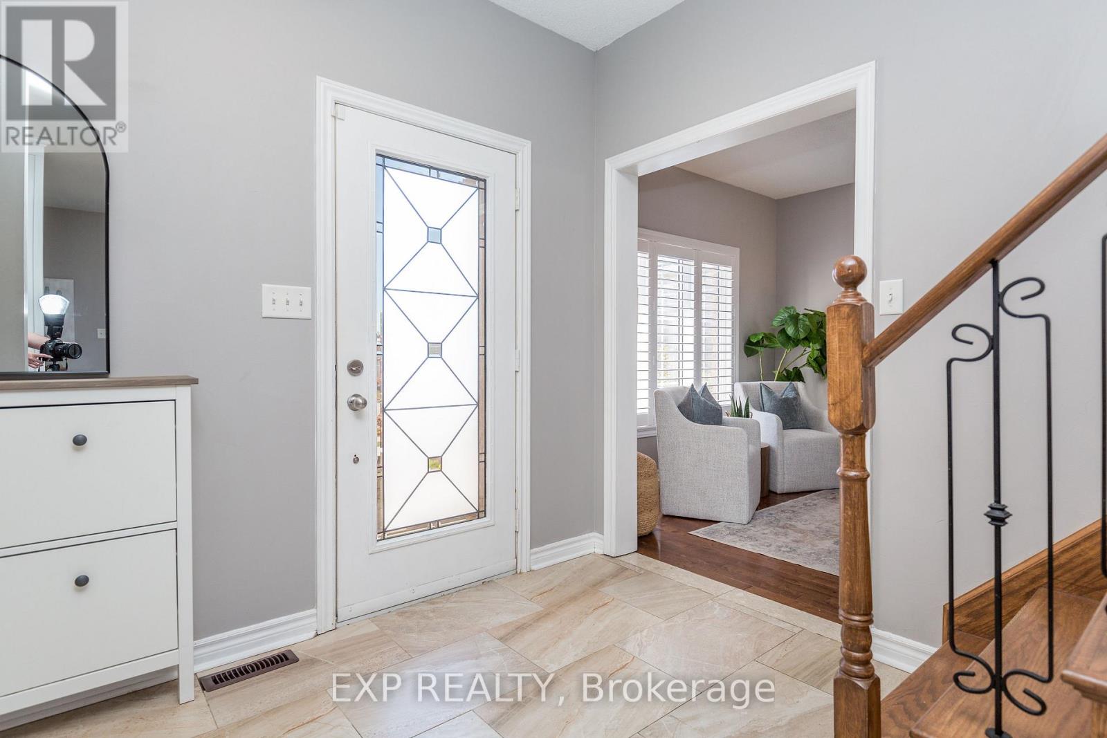 314 Country Lane, Barrie, Ontario  L4N 5Z6 - Photo 9 - S12496148