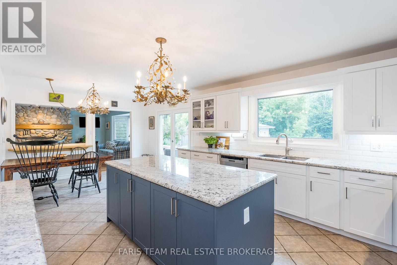 32 Cairns Boulevard, Springwater, Ontario  L9X 0N8 - Photo 7 - S12496220