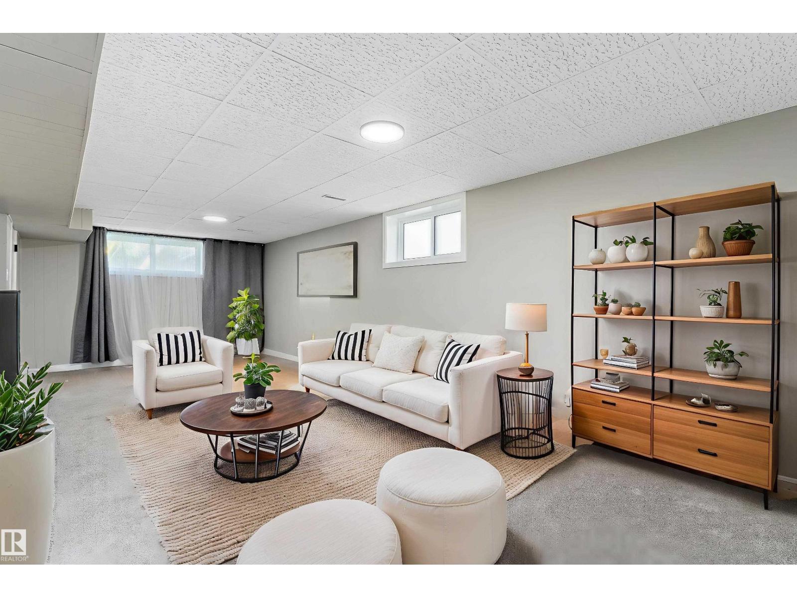 10157 145 St Nw, Edmonton, Alberta  T5N 2X6 - Photo 1 - E4464219