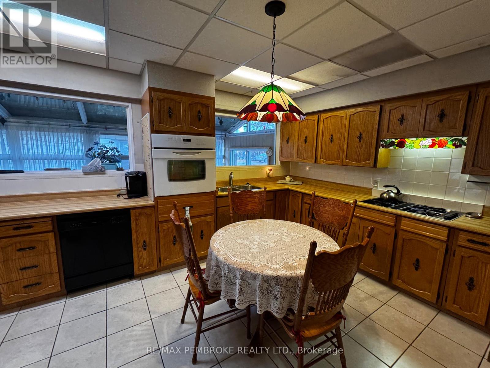 580 Miller Street, Pembroke, Ontario  K8A 5Z9 - Photo 5 - X12496266