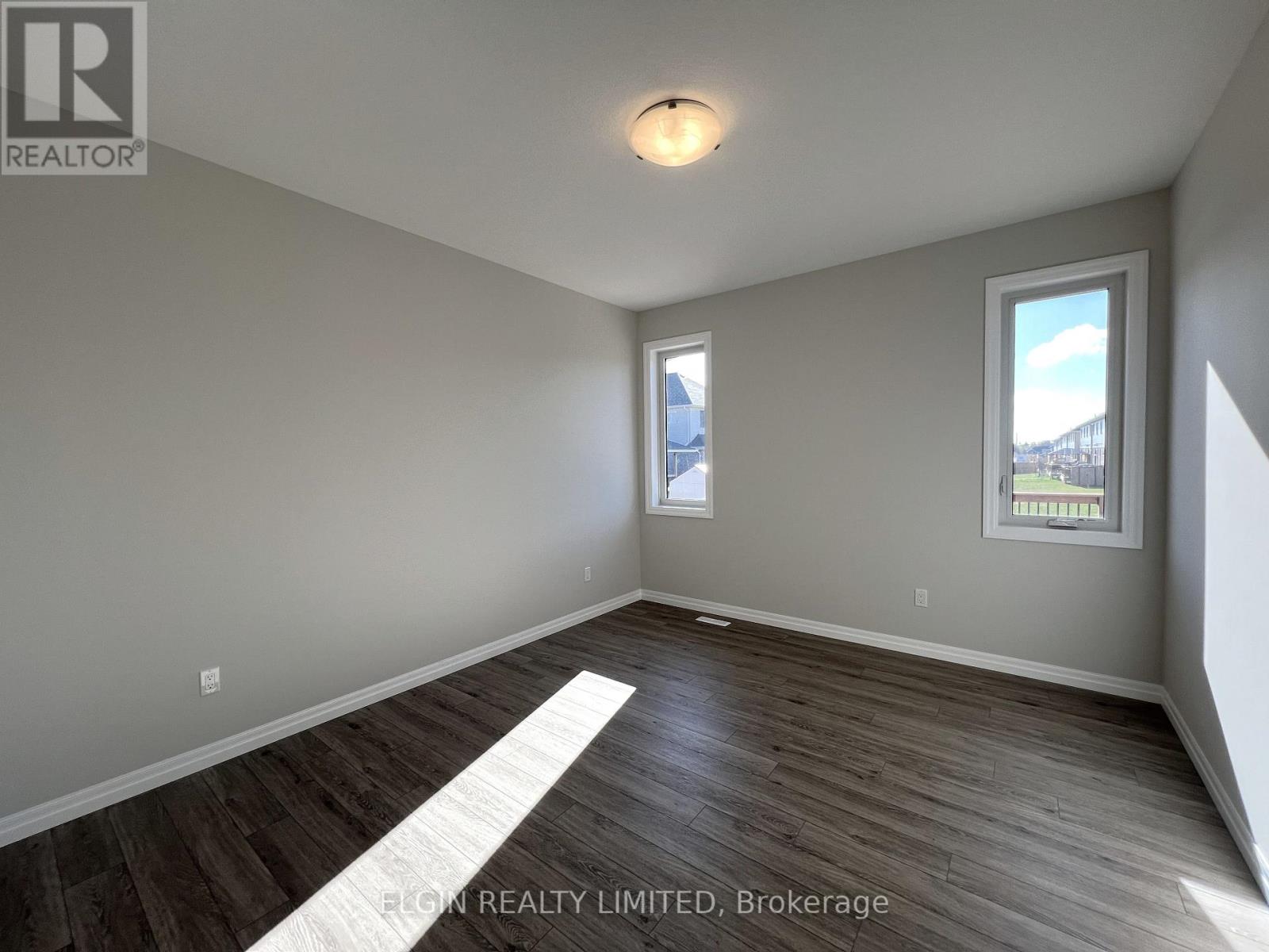 9 Canary Street, Tillsonburg, Ontario  N4G 0K4 - Photo 14 - X12449873