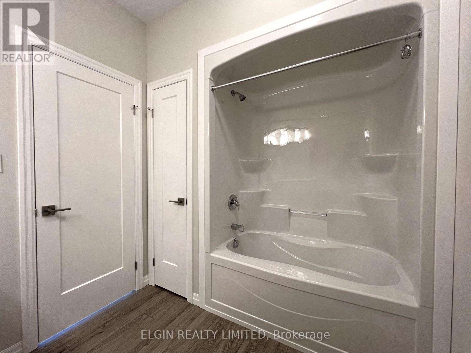 9 Canary Street, Tillsonburg, Ontario  N4G 0K4 - Photo 18 - X12449873