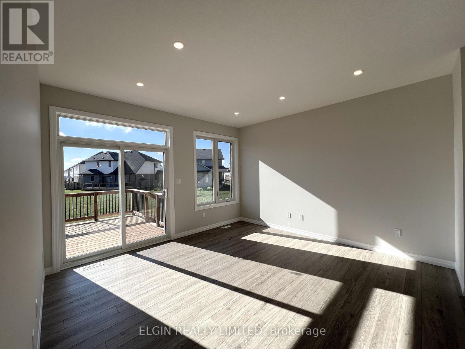 9 Canary Street, Tillsonburg, Ontario  N4G 0K4 - Photo 13 - X12449873