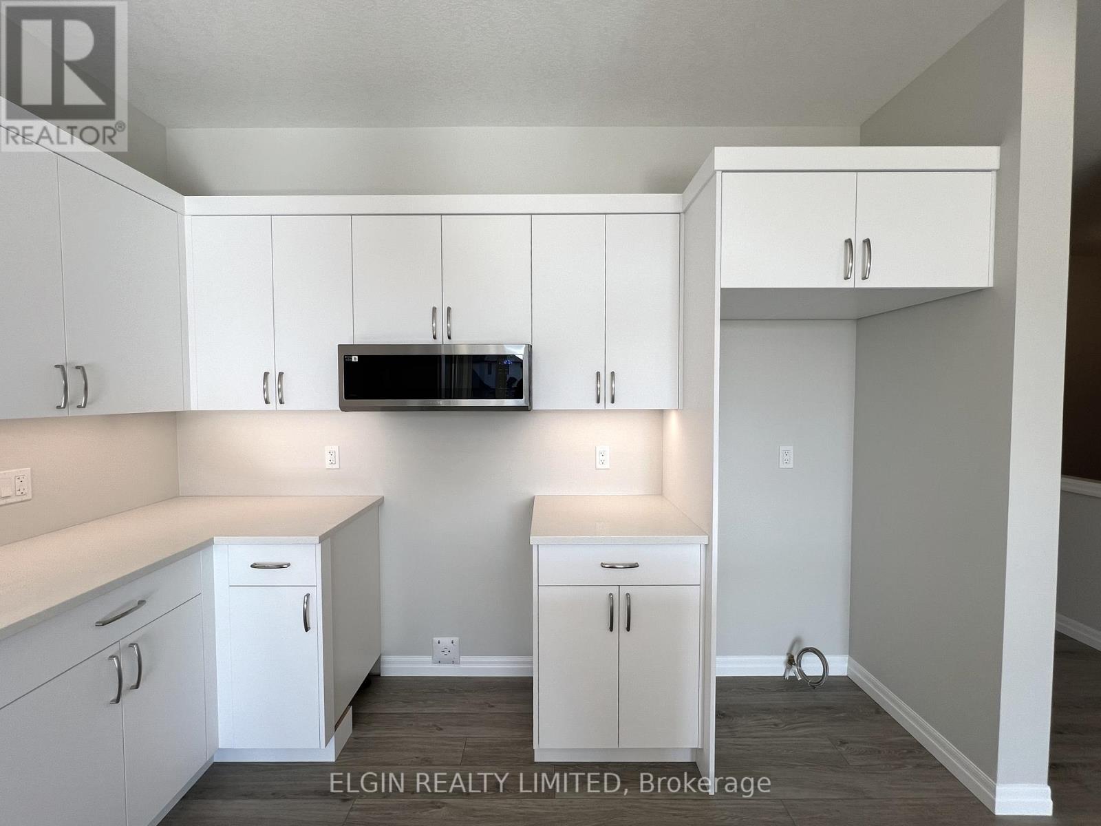 9 Canary Street, Tillsonburg, Ontario  N4G 0K4 - Photo 11 - X12449873