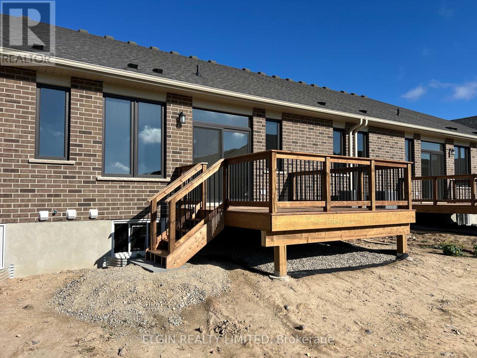 9 Canary Street, Tillsonburg, Ontario  N4G 0K4 - Photo 3 - X12449873