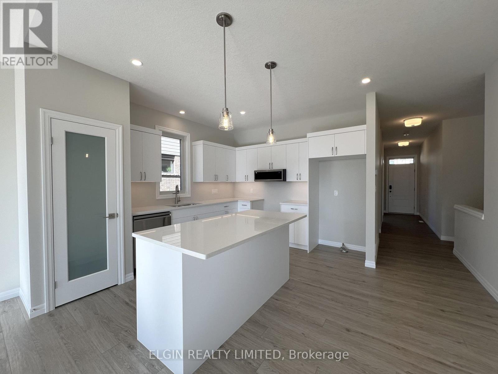 11 Canary Street, Tillsonburg, Ontario  N4G 0K4 - Photo 9 - X12480851