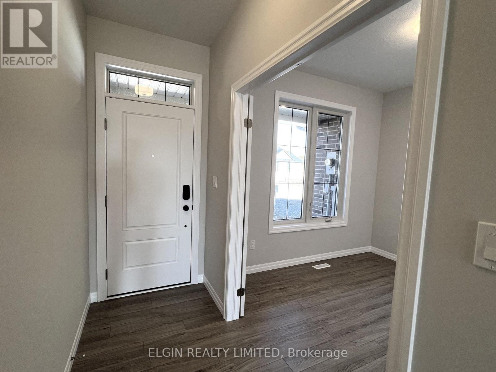 9 Canary Street, Tillsonburg, Ontario  N4G 0K4 - Photo 4 - X12449873