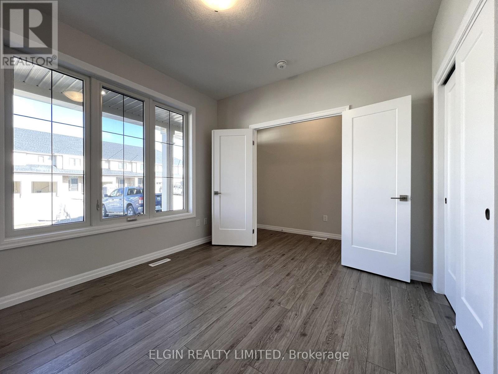 11 Canary Street, Tillsonburg, Ontario  N4G 0K4 - Photo 4 - X12480851