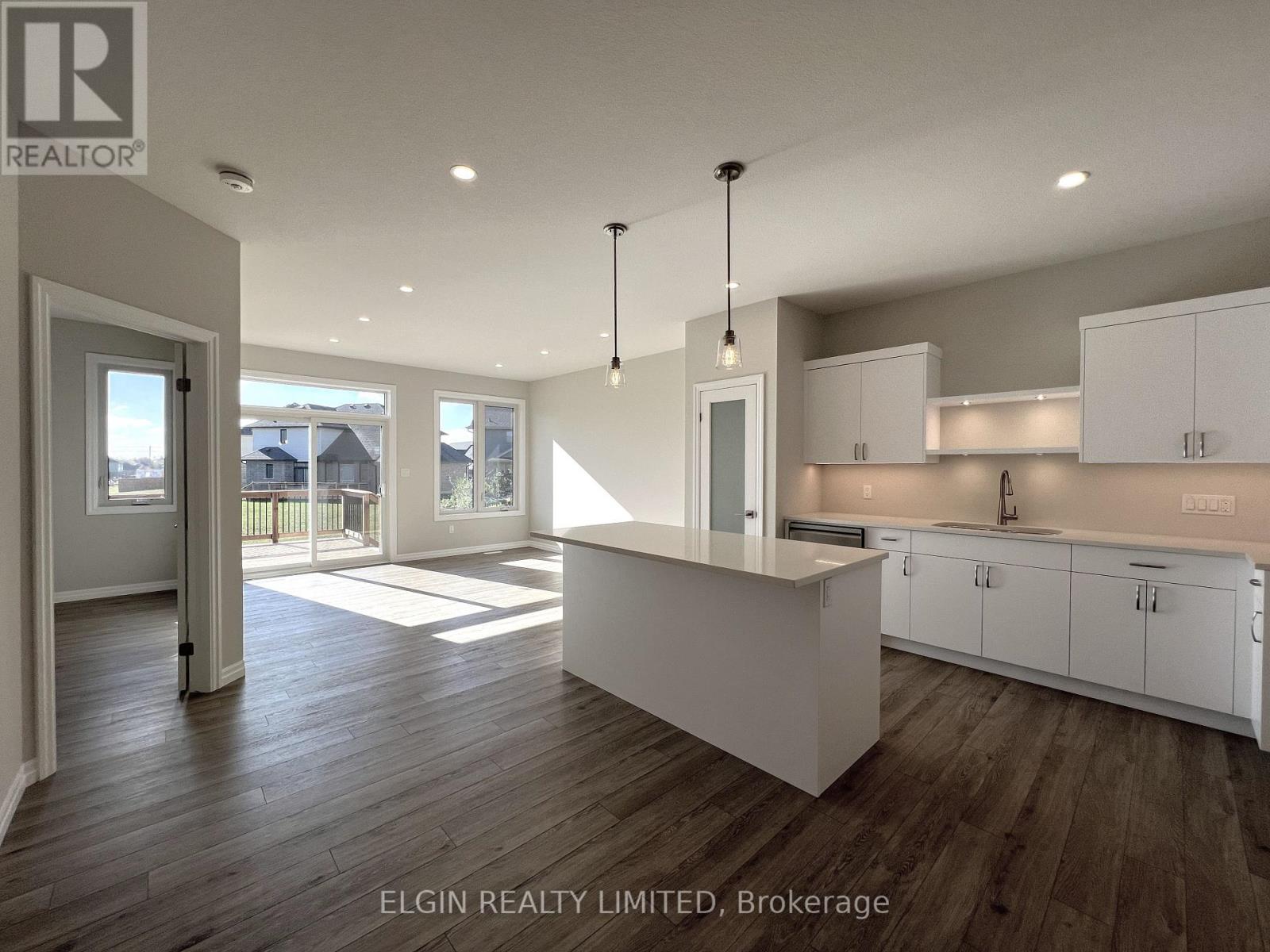 9 Canary Street, Tillsonburg, Ontario  N4G 0K4 - Photo 8 - X12449873