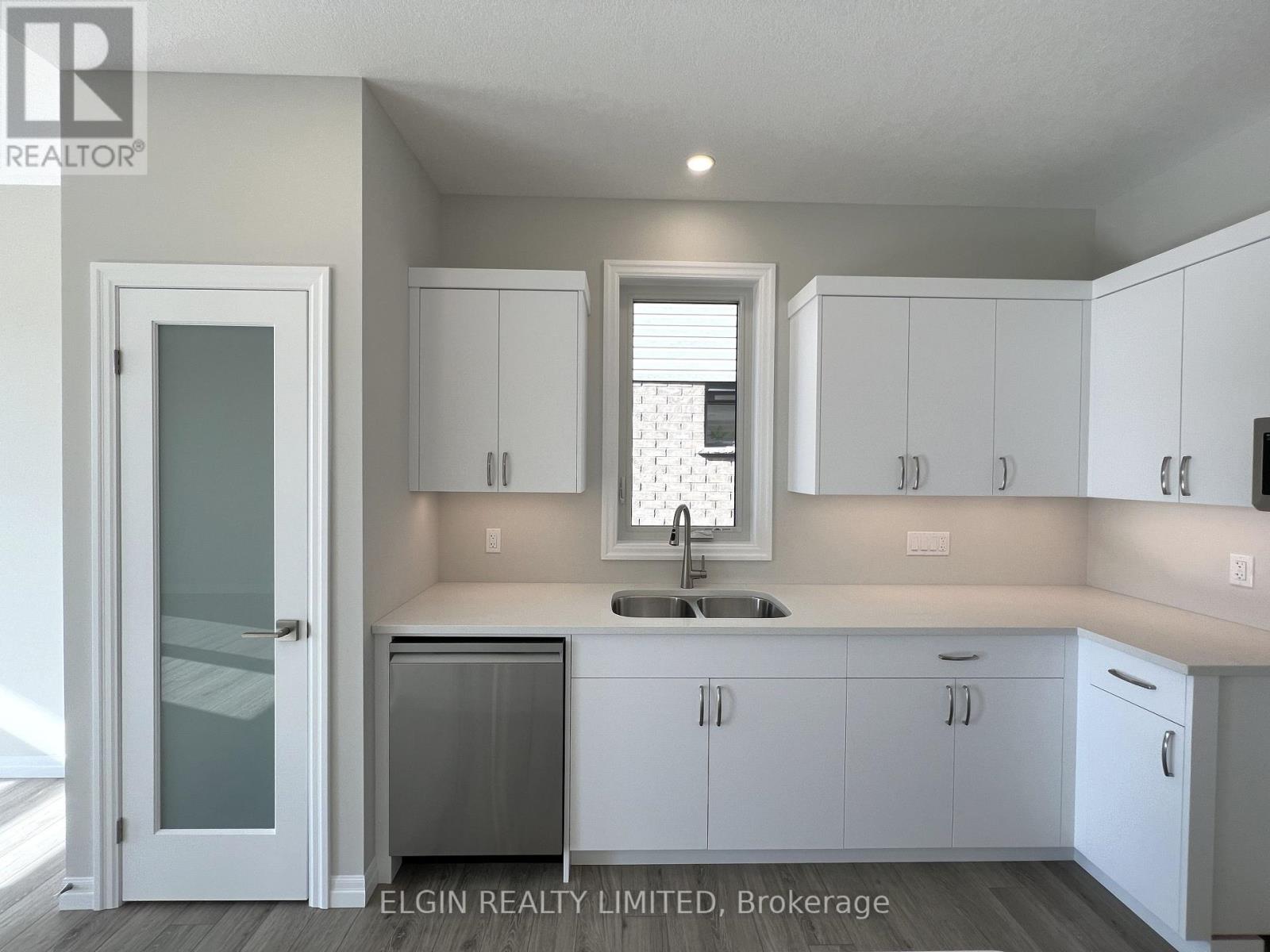 11 Canary Street, Tillsonburg, Ontario  N4G 0K4 - Photo 11 - X12480851