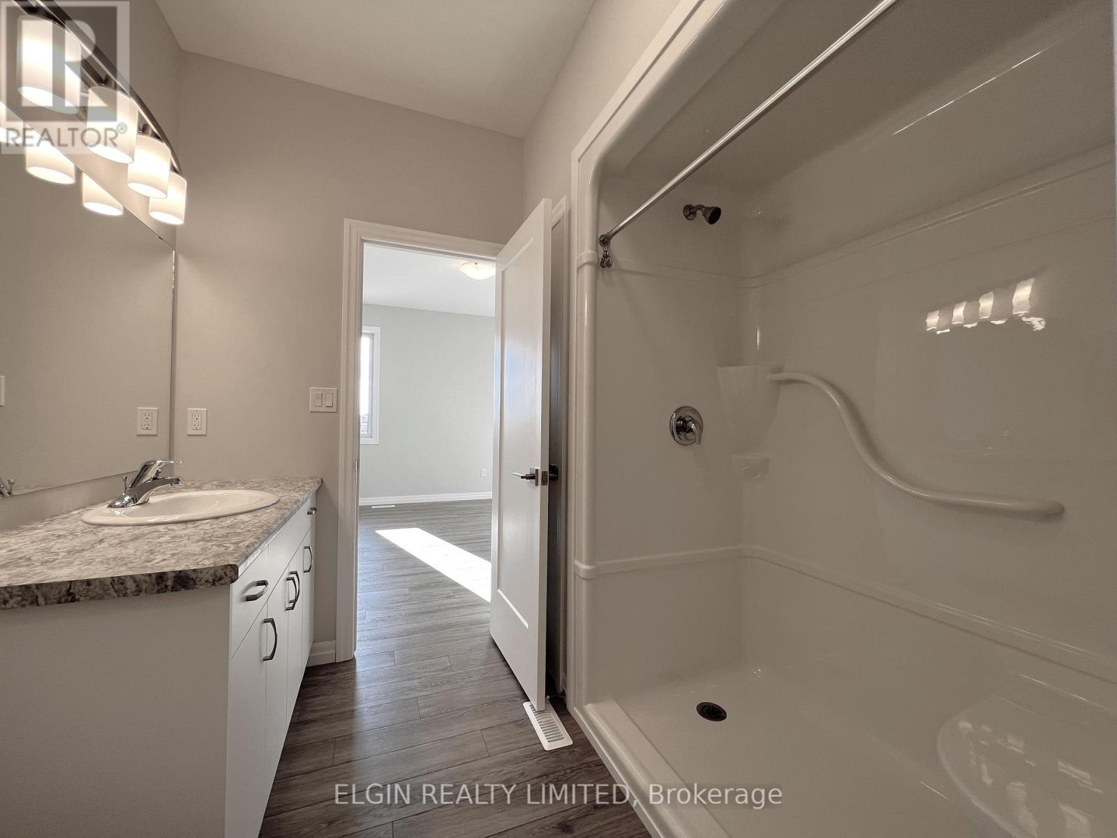 11 Canary Street, Tillsonburg, Ontario  N4G 0K4 - Photo 19 - X12480851