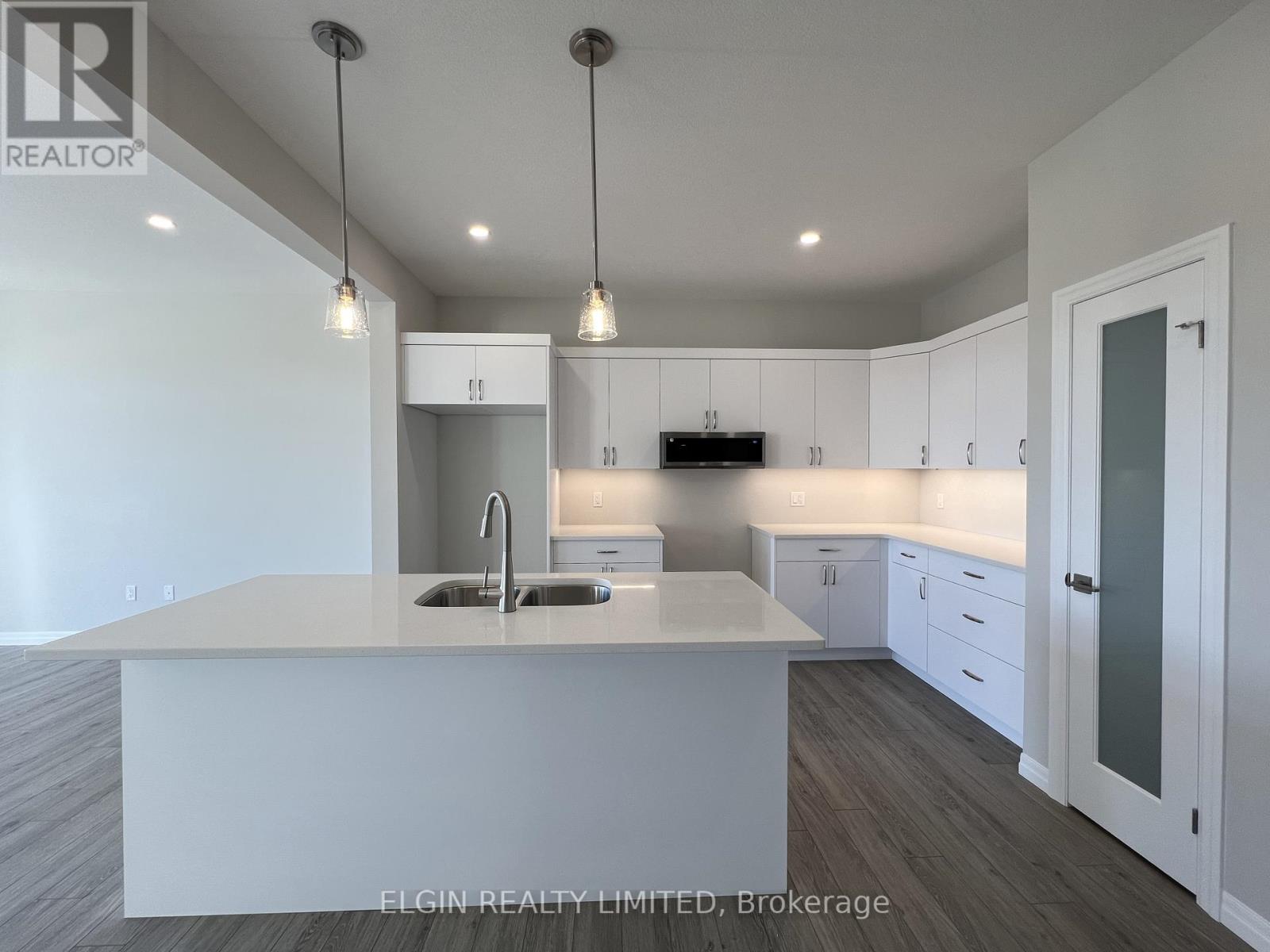 69 Braun Avenue, Tillsonburg, Ontario  N4G 0K4 - Photo 7 - X12480853