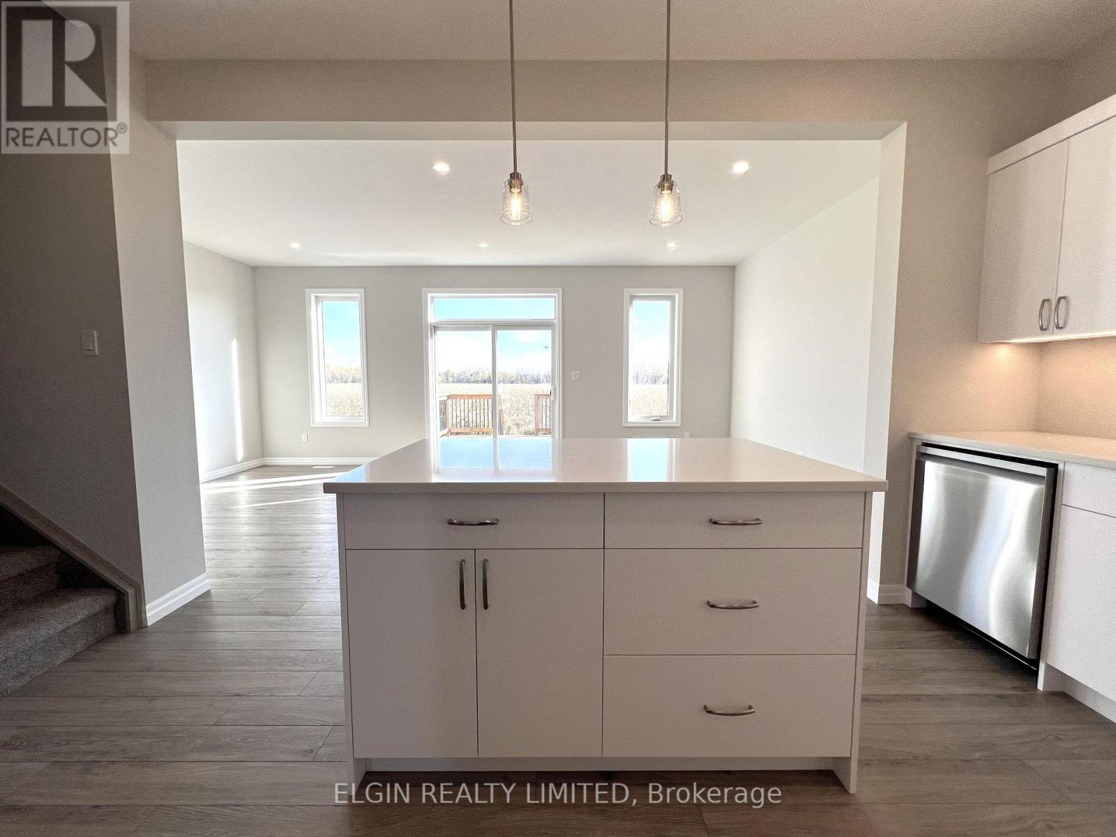 71 Braun Avenue, Tillsonburg, Ontario  N4G 0K4 - Photo 11 - X12480856