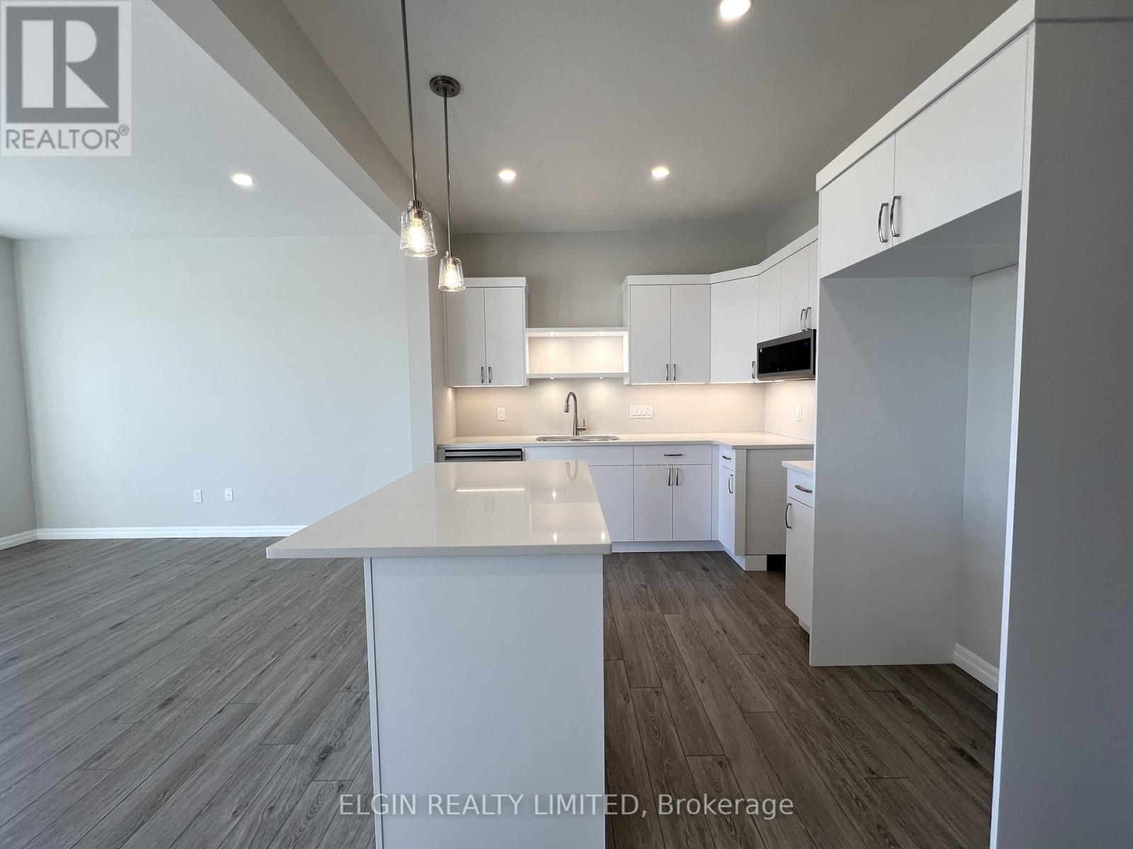 71 Braun Avenue, Tillsonburg, Ontario  N4G 0K4 - Photo 7 - X12480856