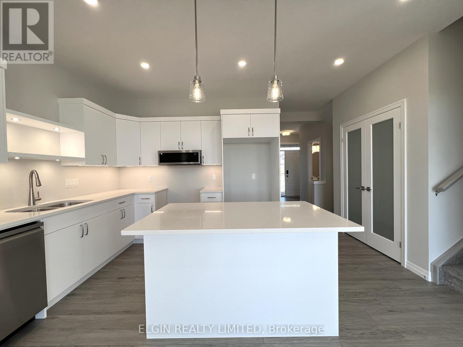 71 Braun Avenue, Tillsonburg, Ontario  N4G 0K4 - Photo 8 - X12480856