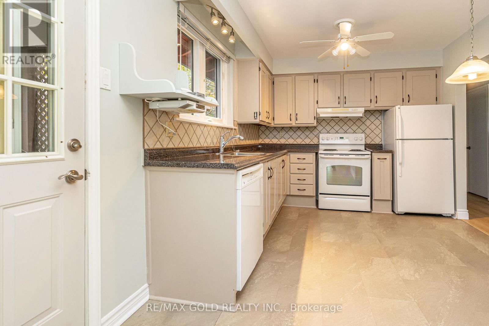 57 Alderbury Crescent, Brampton (Avondale), Ontario  L6T 1P5 - Photo 15 - W12496104