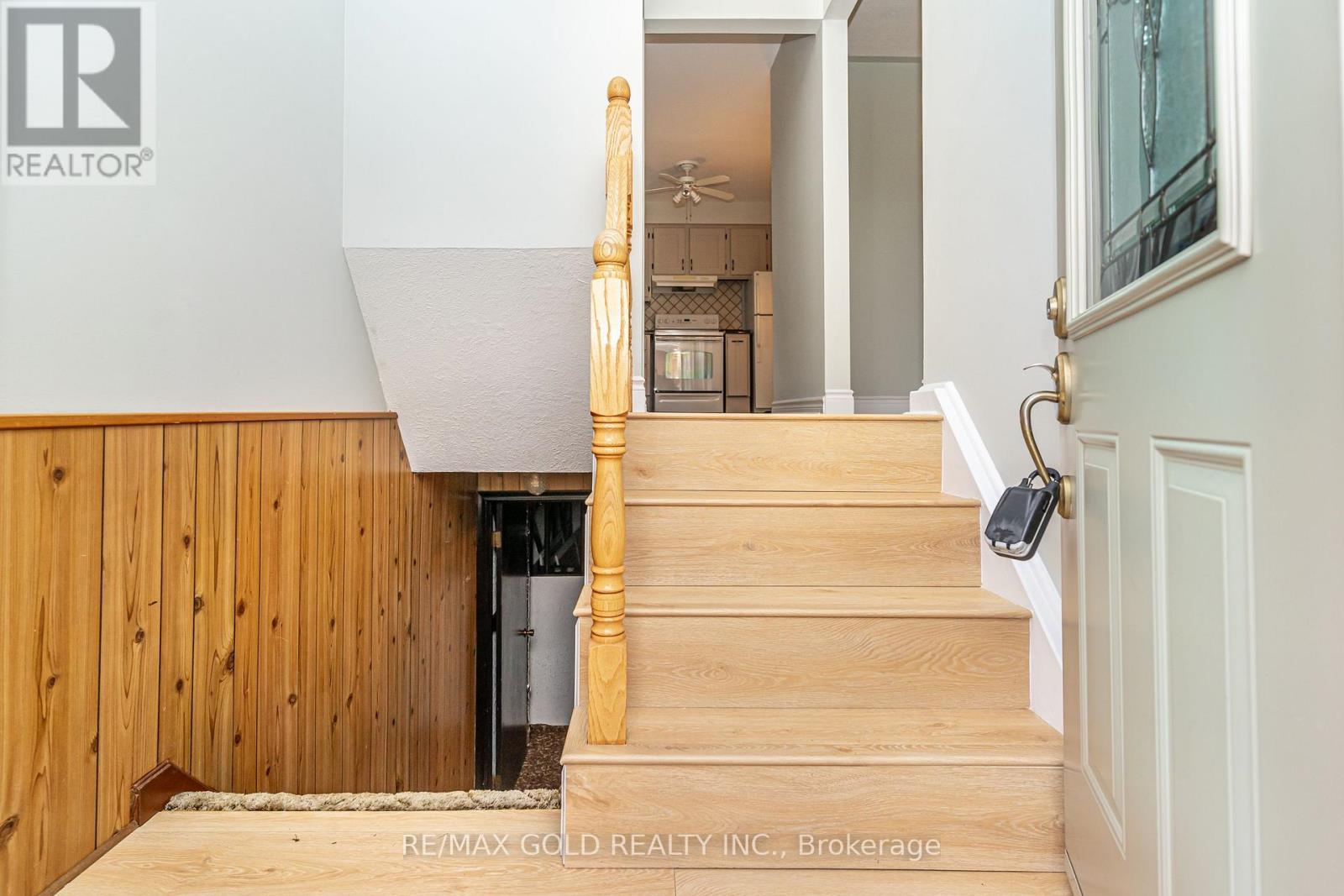 57 Alderbury Crescent, Brampton (Avondale), Ontario  L6T 1P5 - Photo 8 - W12496104