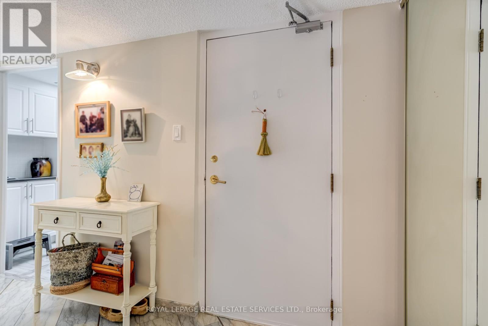 1905 - 2045 Lake Shore Boulevard W, Toronto (Mimico), Ontario  M8V 2Z6 - Photo 10 - W12496110