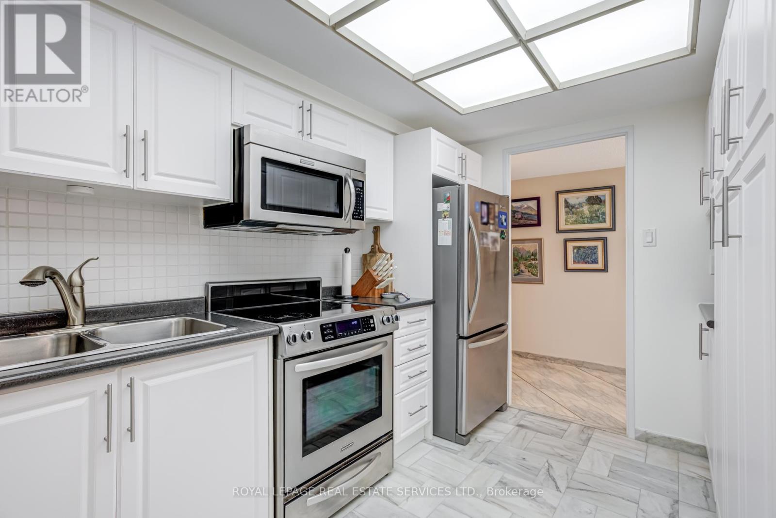 1905 - 2045 Lake Shore Boulevard W, Toronto (Mimico), Ontario  M8V 2Z6 - Photo 14 - W12496110