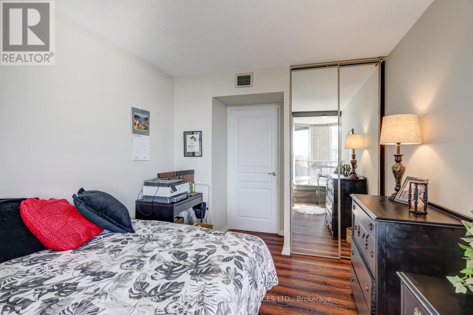 1905 - 2045 Lake Shore Boulevard W, Toronto (Mimico), Ontario  M8V 2Z6 - Photo 25 - W12496110