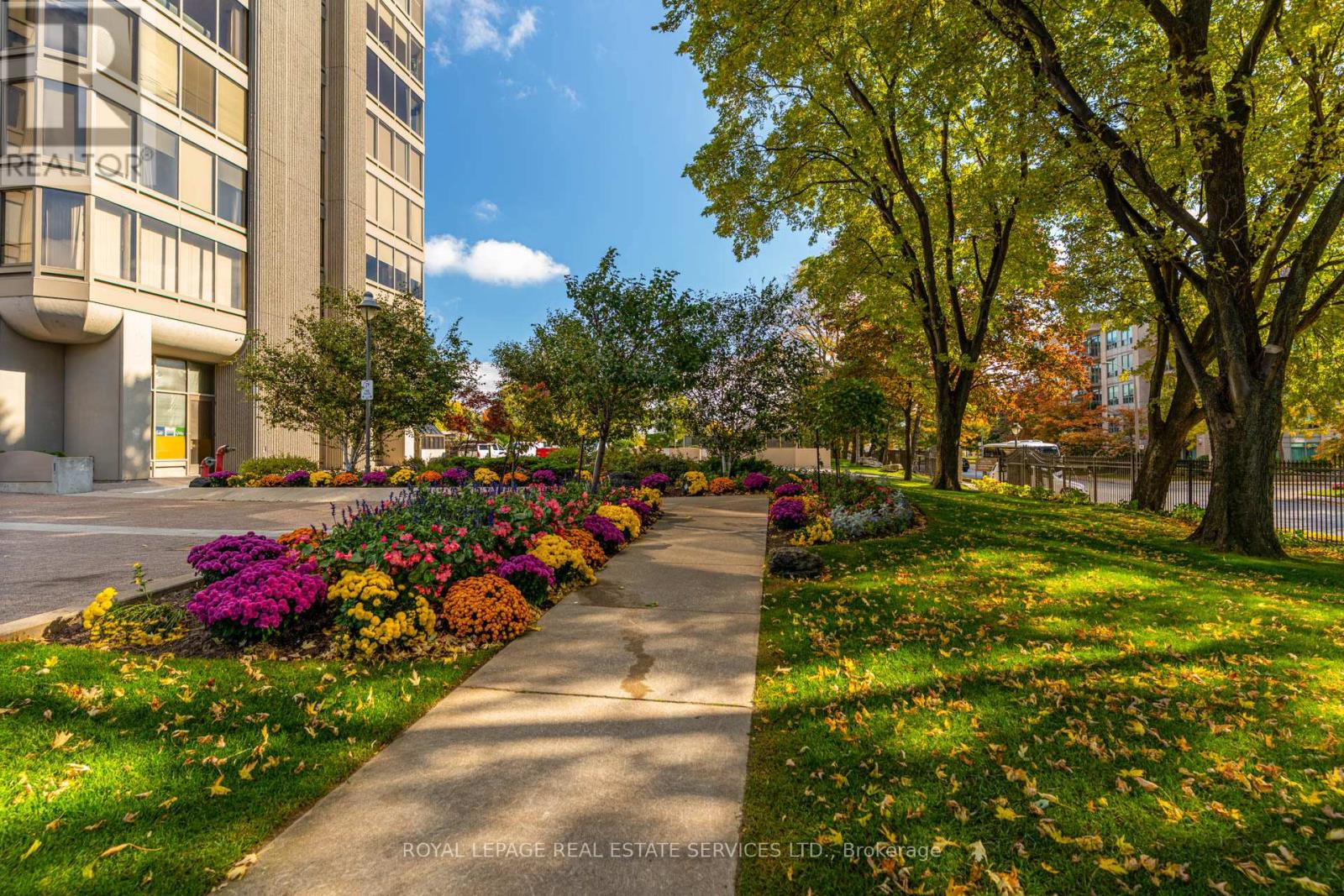 1905 - 2045 Lake Shore Boulevard W, Toronto (Mimico), Ontario  M8V 2Z6 - Photo 4 - W12496110