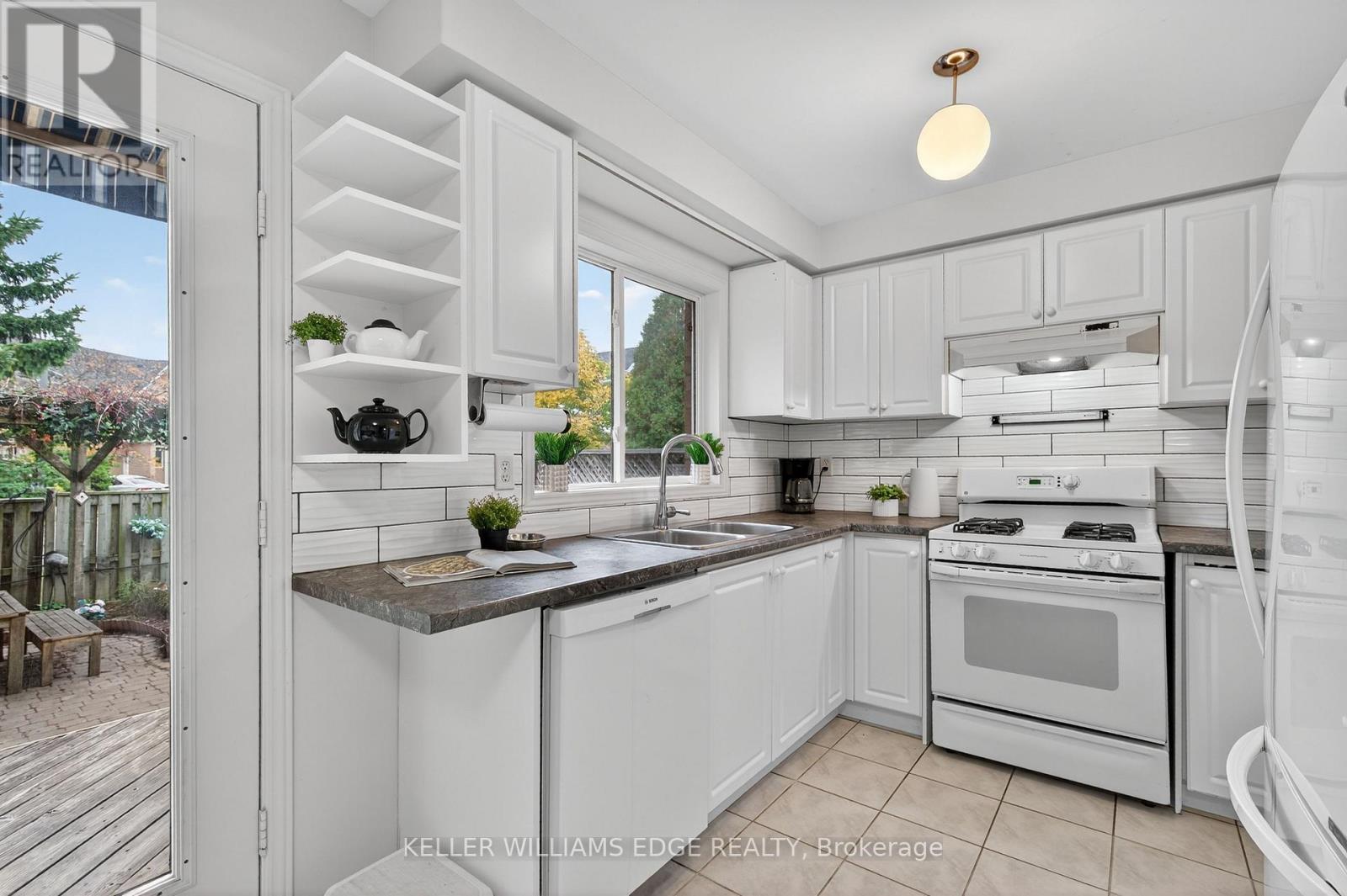 5198 Porter Street, Burlington (Industrial Burlington), Ontario  L7L 6R2 - Photo 14 - W12496112