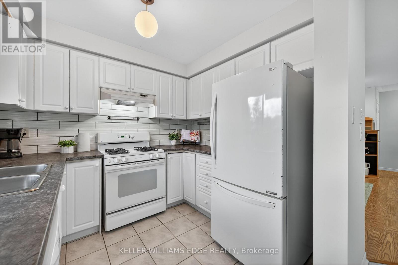 5198 Porter Street, Burlington (Industrial Burlington), Ontario  L7L 6R2 - Photo 16 - W12496112