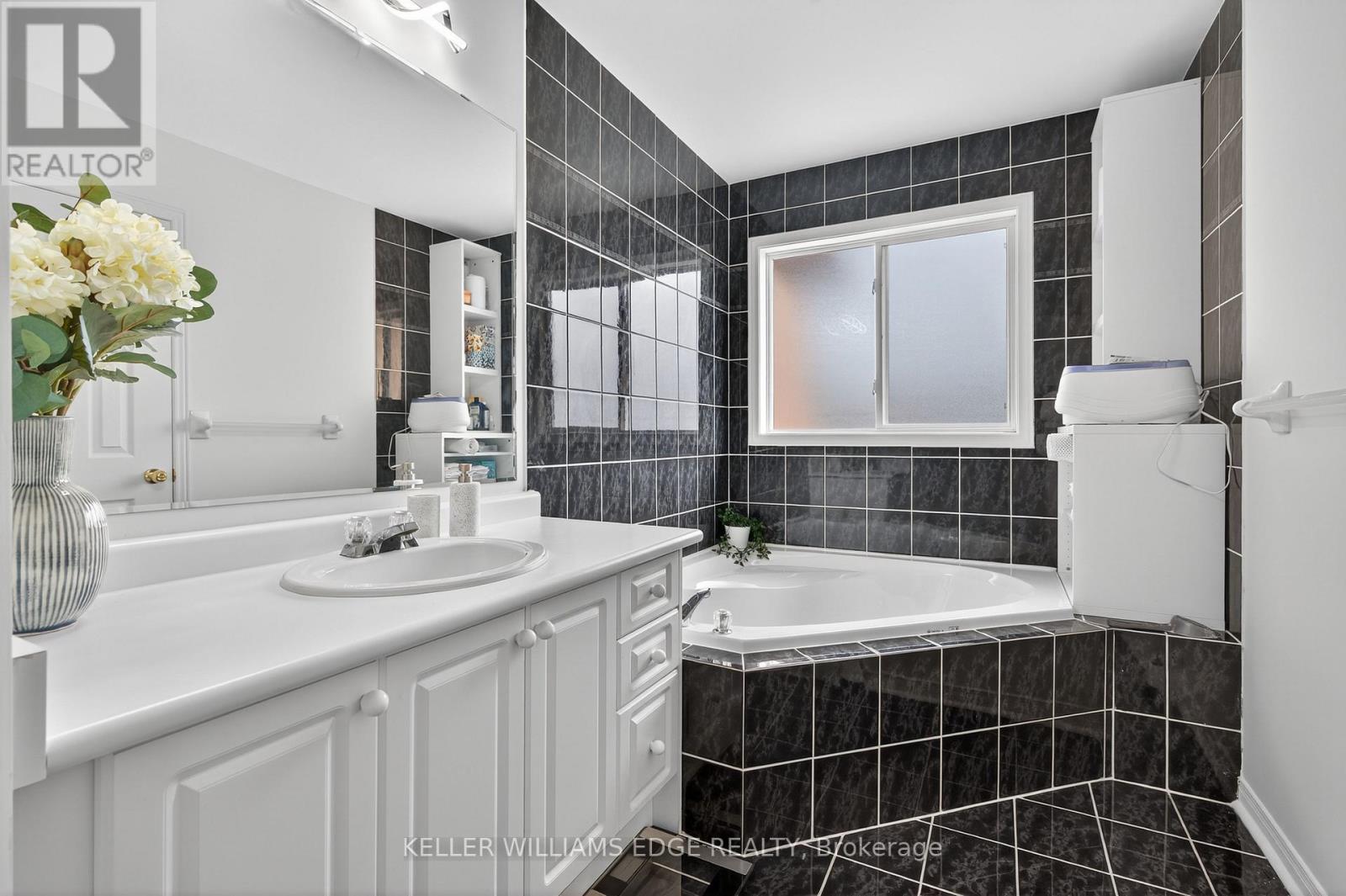 5198 Porter Street, Burlington (Industrial Burlington), Ontario  L7L 6R2 - Photo 24 - W12496112