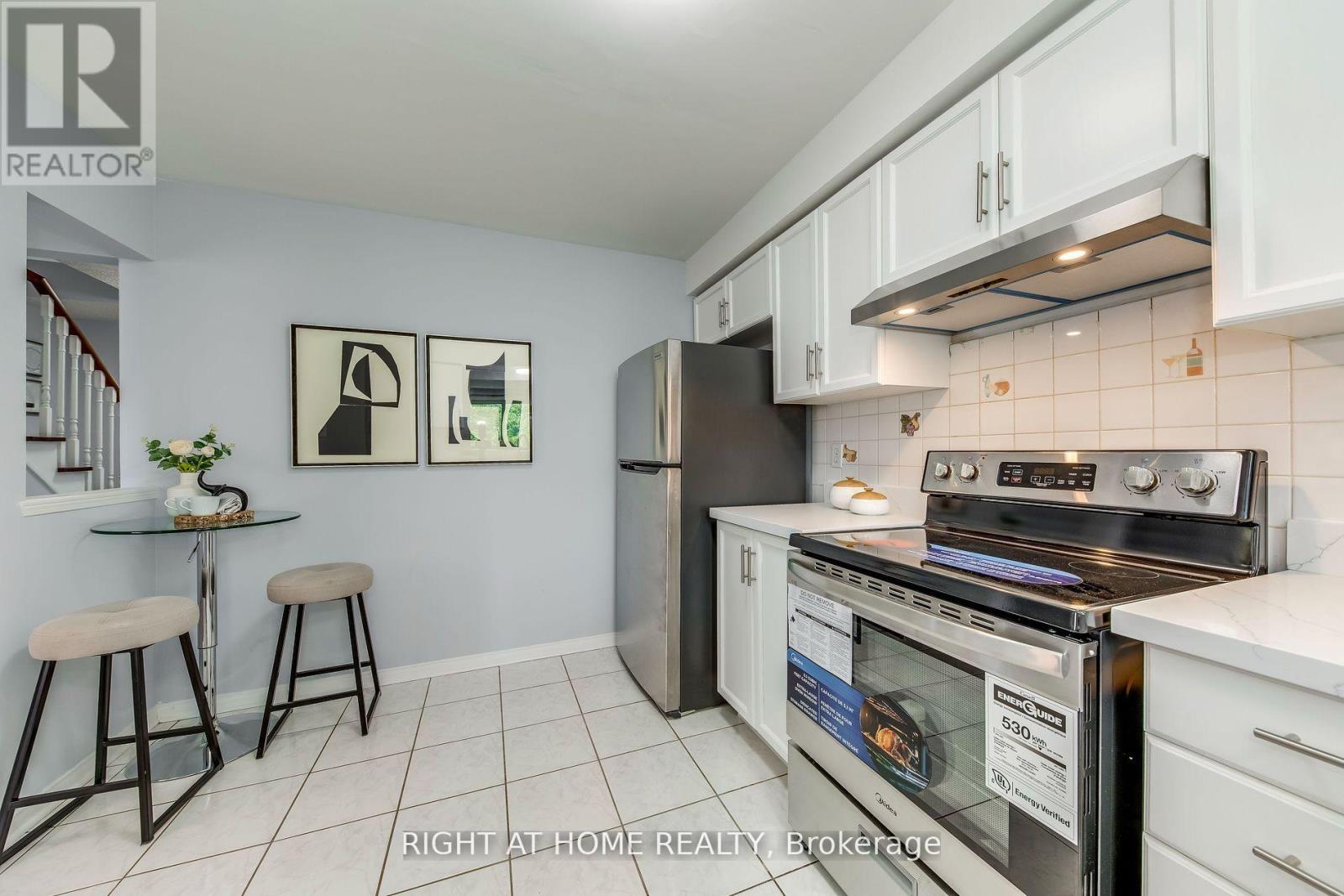 104 - 2945 Thomas Street, Mississauga (Central Erin Mills), Ontario  L5M 6C1 - Photo 11 - W12496188
