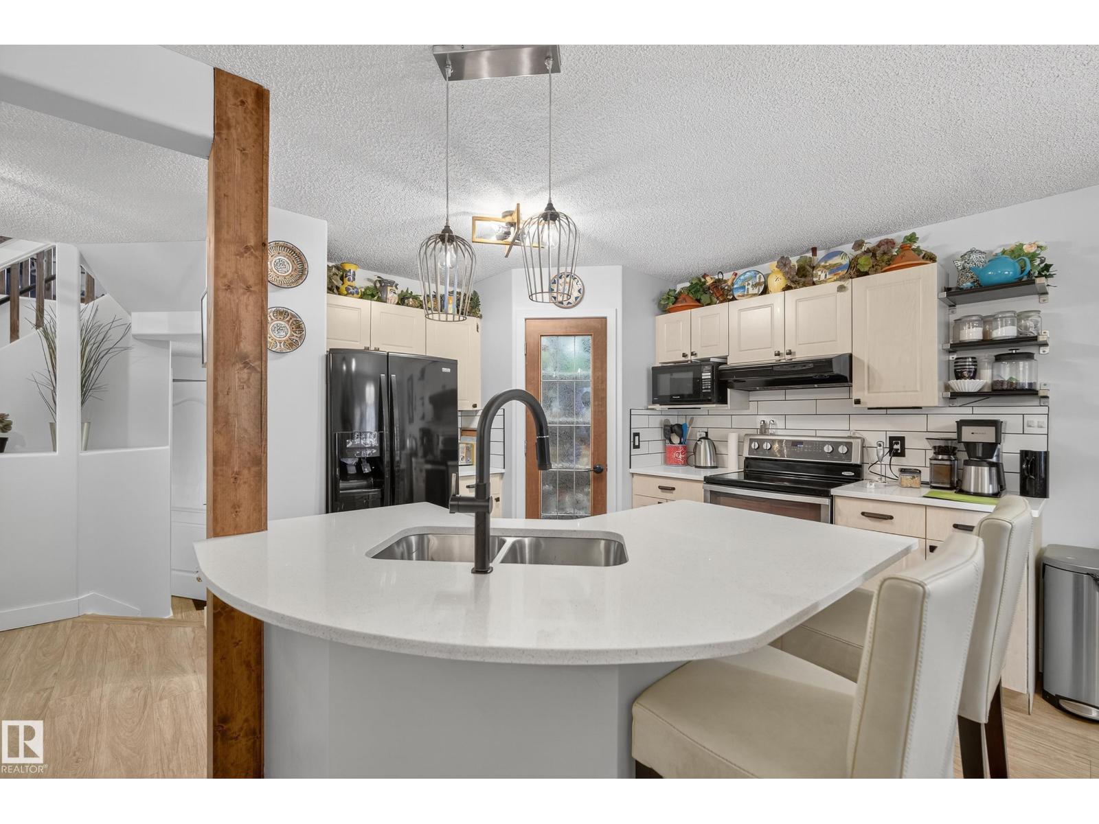 138 Easton Rd Sw, Edmonton, Alberta  T6X 1C3 - Photo 5 - E4464194