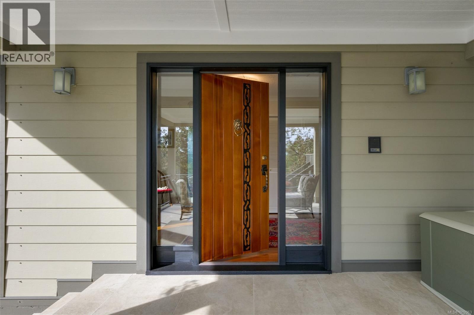 4801 Excelsior Rd, Saanich, British Columbia