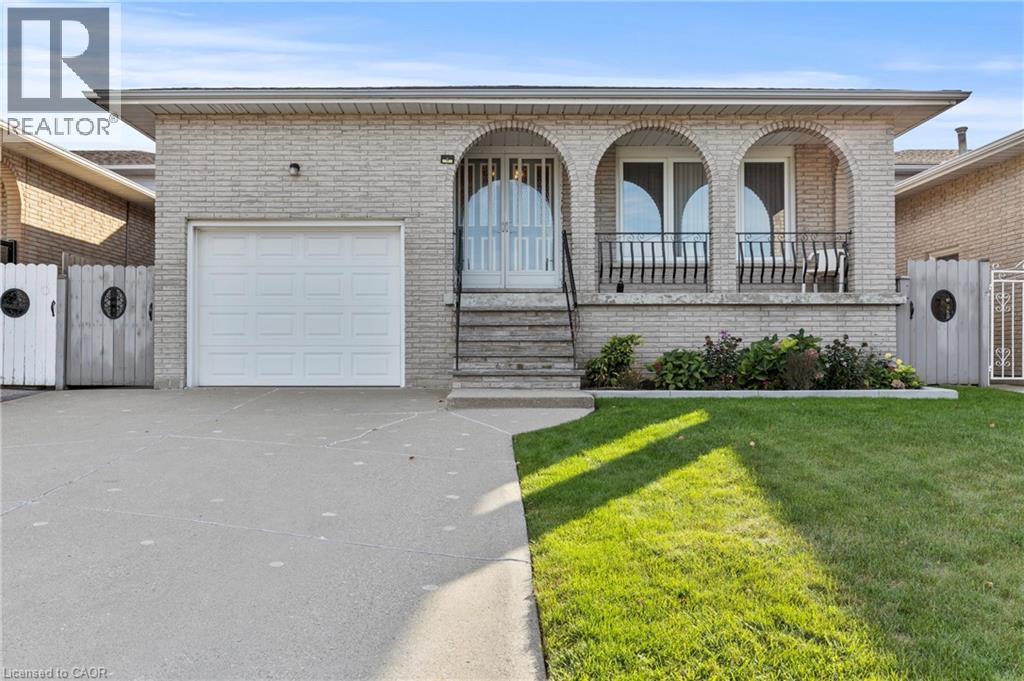 48 Village Drive, Hamilton, Ontario  L8E 3N1 - Photo 3 - 40778814