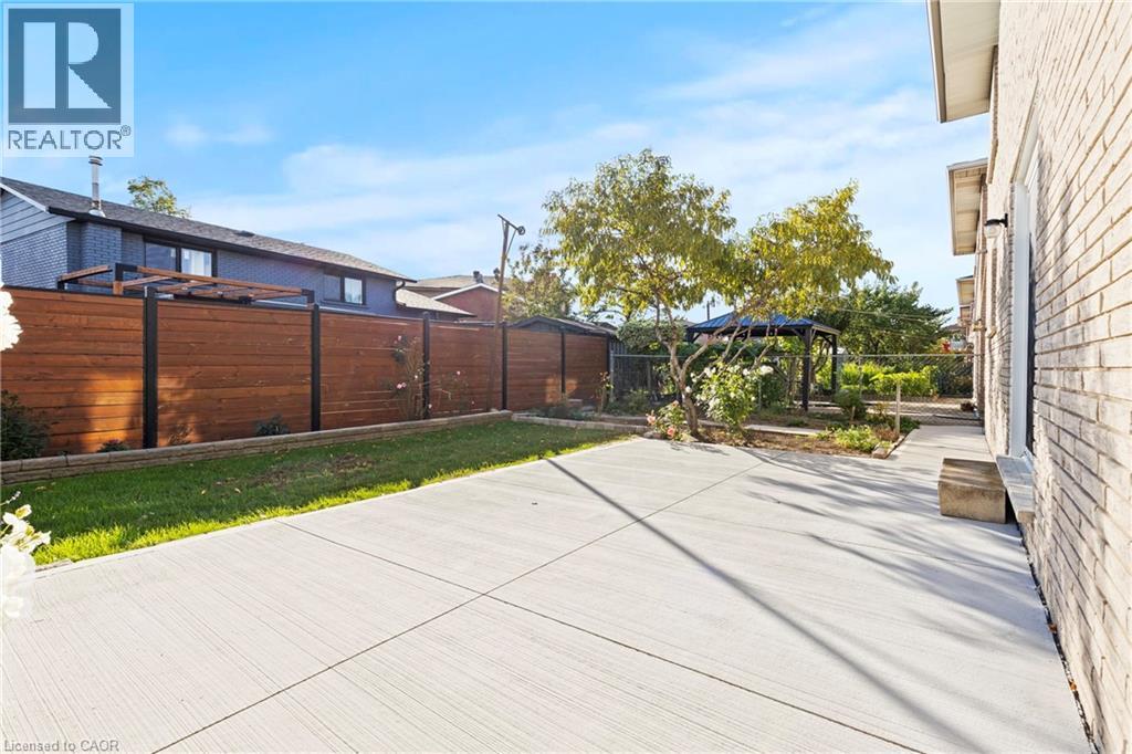 48 Village Drive, Hamilton, Ontario  L8E 3N1 - Photo 30 - 40778814