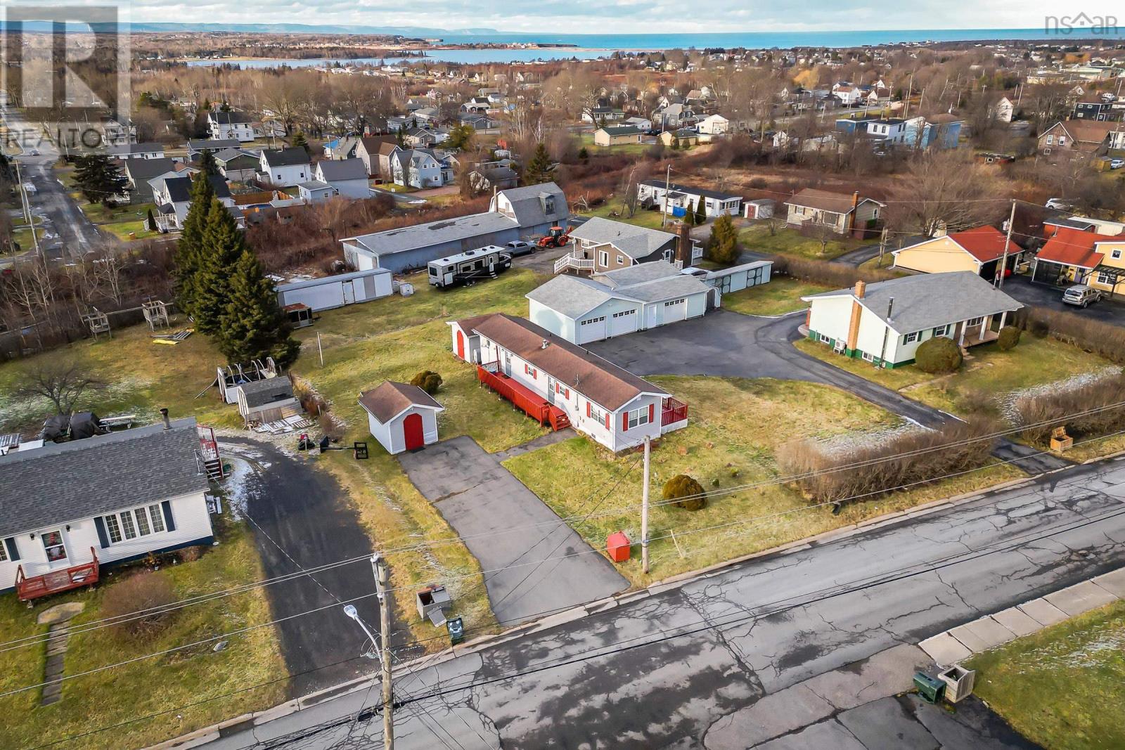 104 Butts Street, Sydney Mines, Nova Scotia  B1V 1N5 - Photo 40 - 202523115