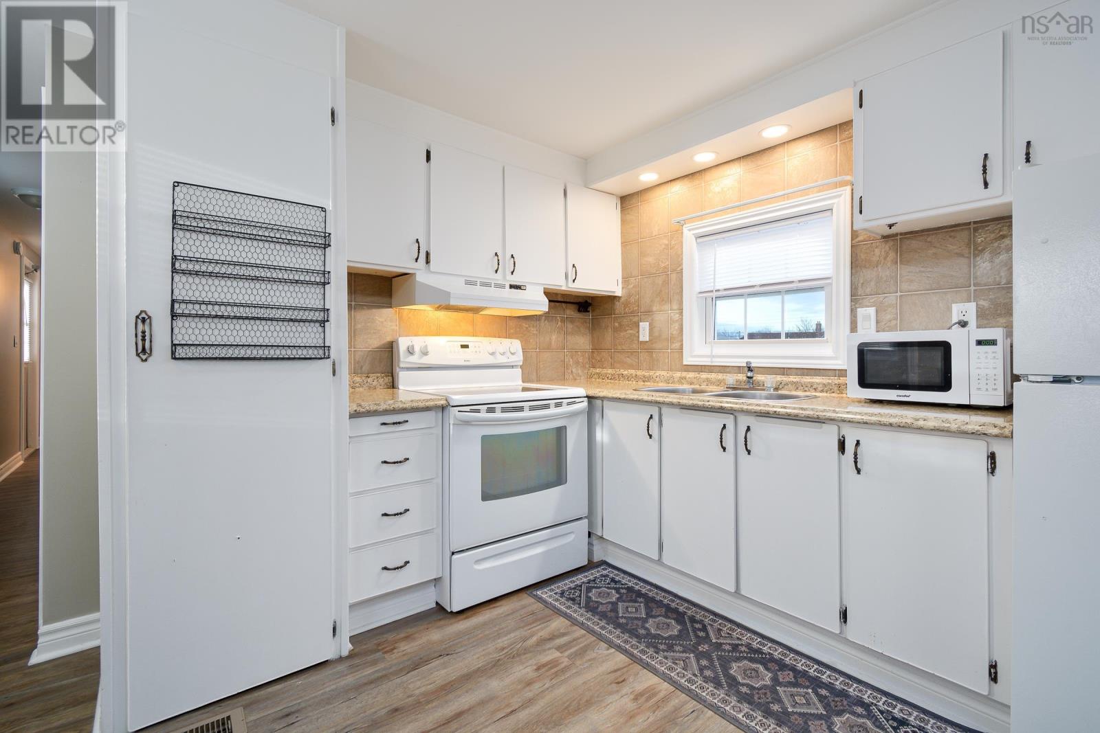 104 Butts Street, Sydney Mines, Nova Scotia  B1V 1N5 - Photo 9 - 202523115