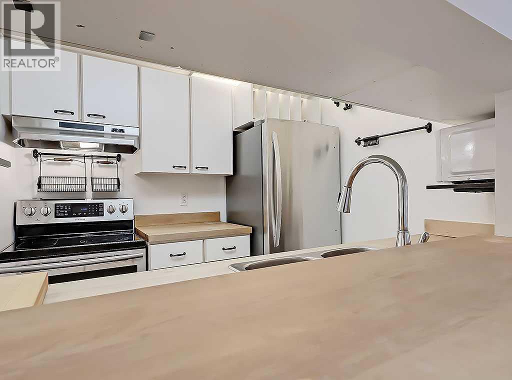 301, 21 Dover Point Se, Calgary, Alberta T2B 3K4 - Photo 6 - A2261267