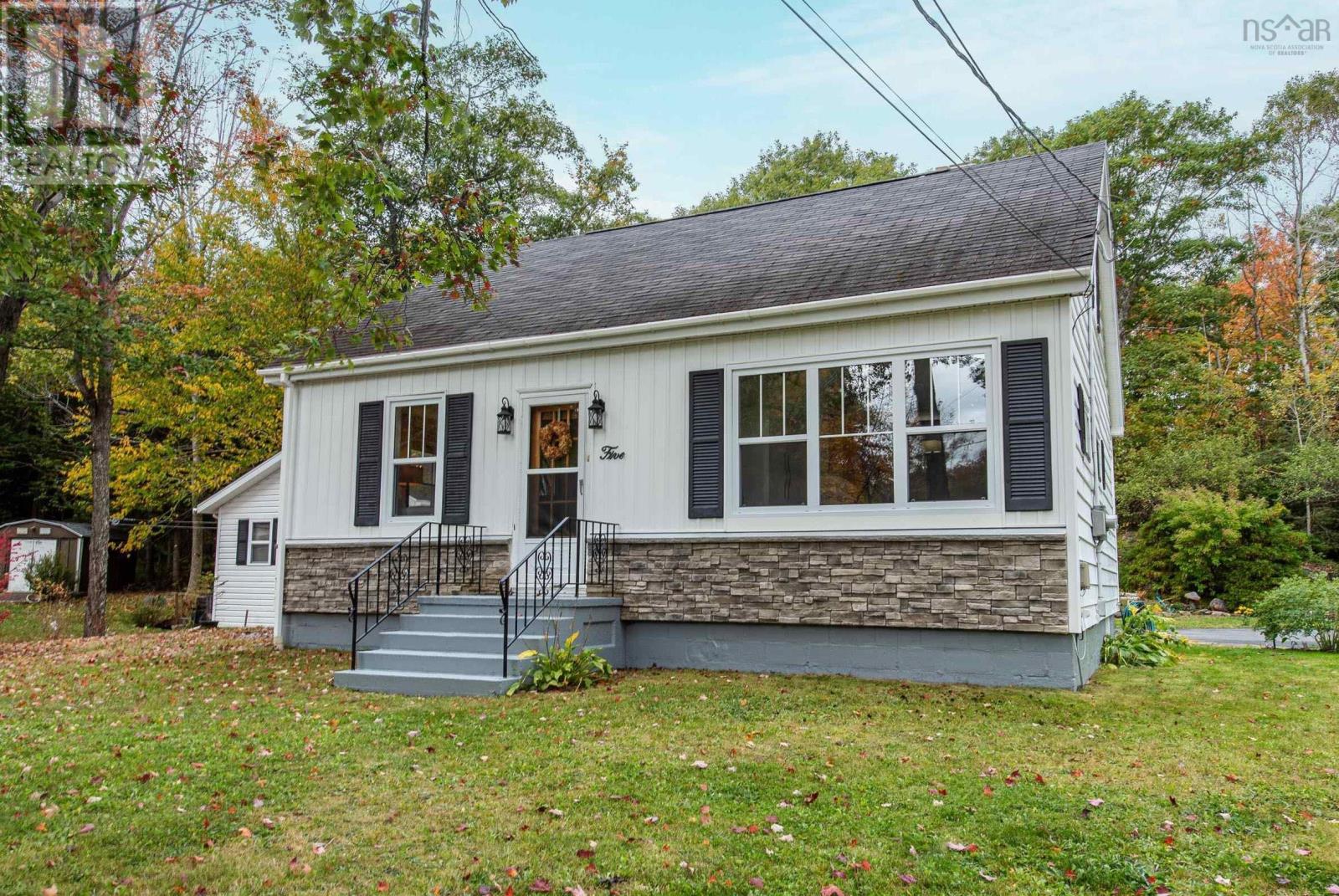 5 Dartmoor Crescent, Bedford, Nova Scotia