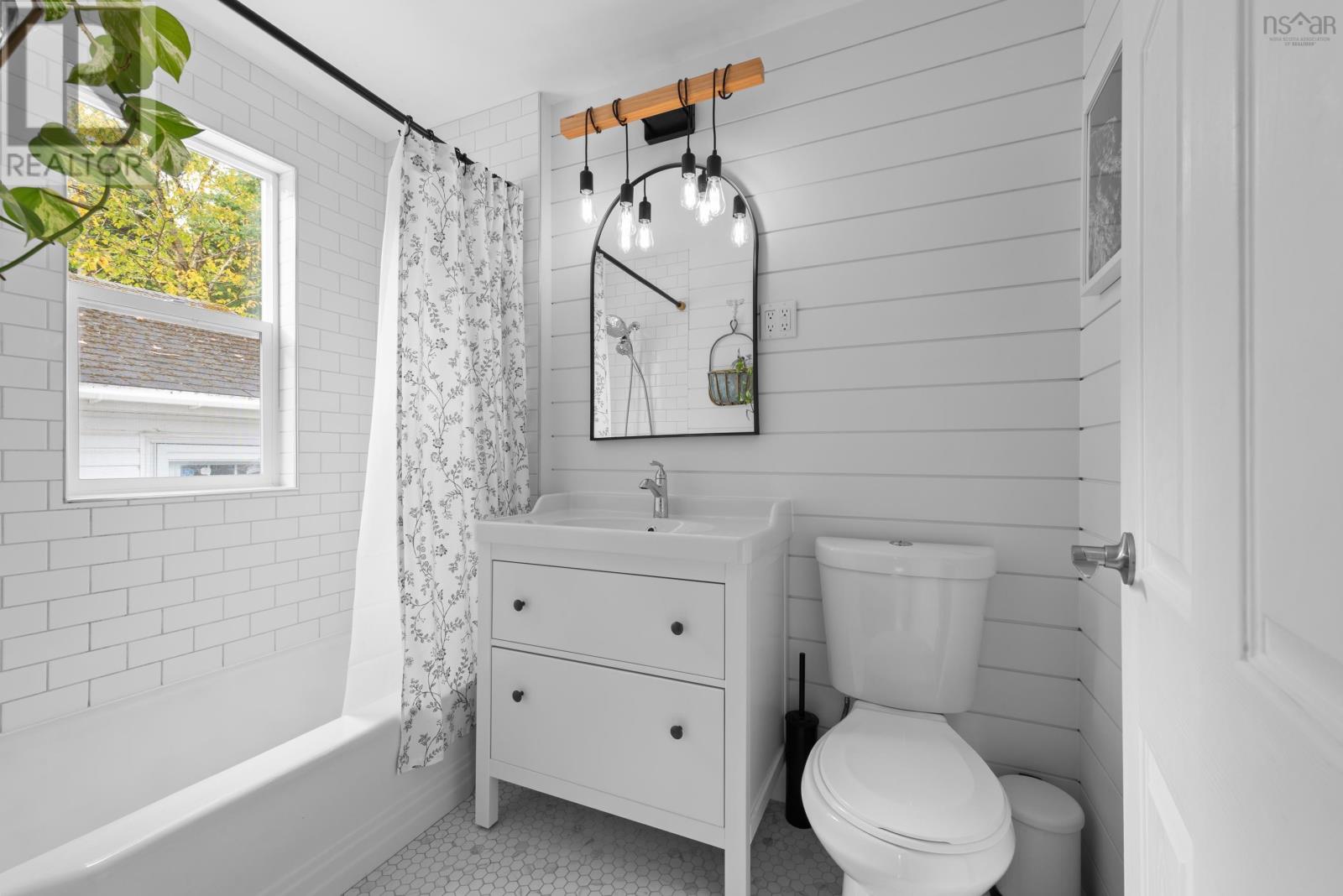 5 Dartmoor Crescent, Bedford, Nova Scotia  B4A 2K4 - Photo 17 - 202525535