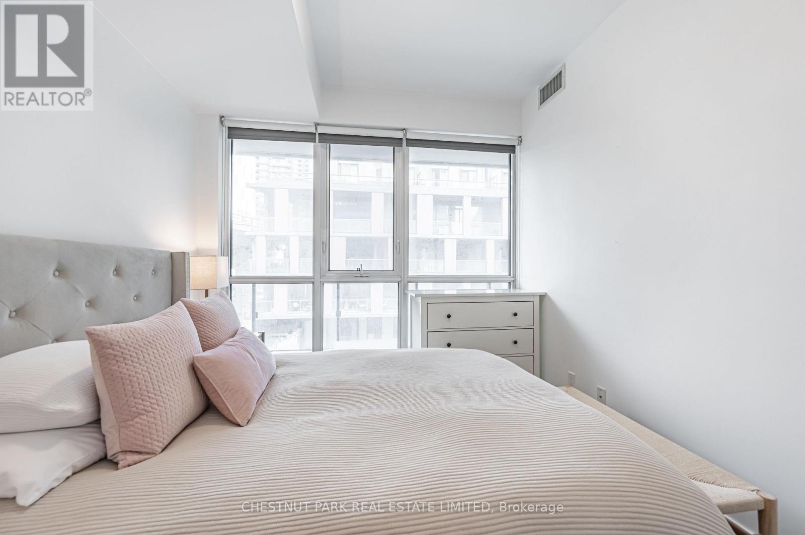 515 - 50 Bruyeres Mews, Toronto, Ontario  M5V 0H8 - Photo 17 - C12496306