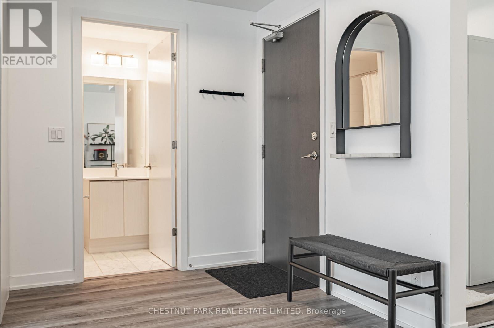 515 - 50 Bruyeres Mews, Toronto, Ontario  M5V 0H8 - Photo 2 - C12496306