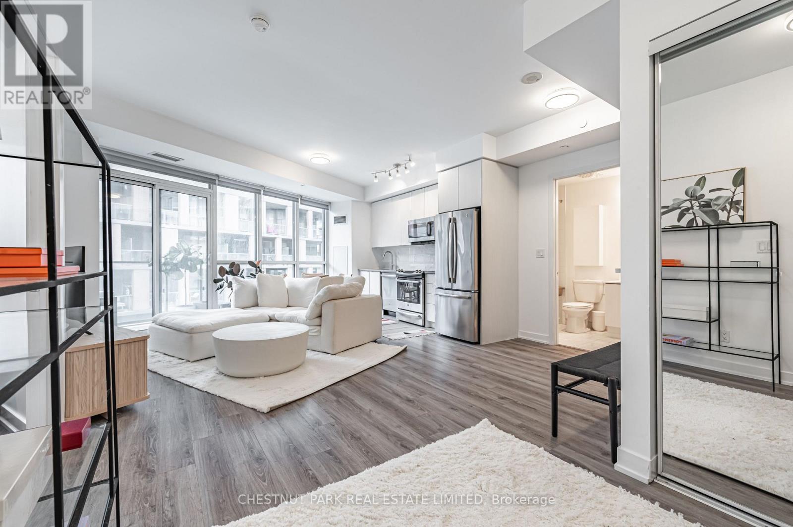 515 - 50 Bruyeres Mews, Toronto, Ontario  M5V 0H8 - Photo 6 - C12496306