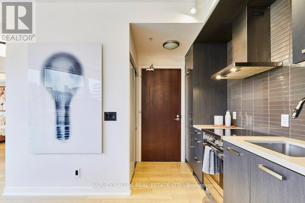 N204 - 120 Bayview Avenue, Toronto (Waterfront Communities), Ontario  M5A 0G4 - Photo 1 - C12496320