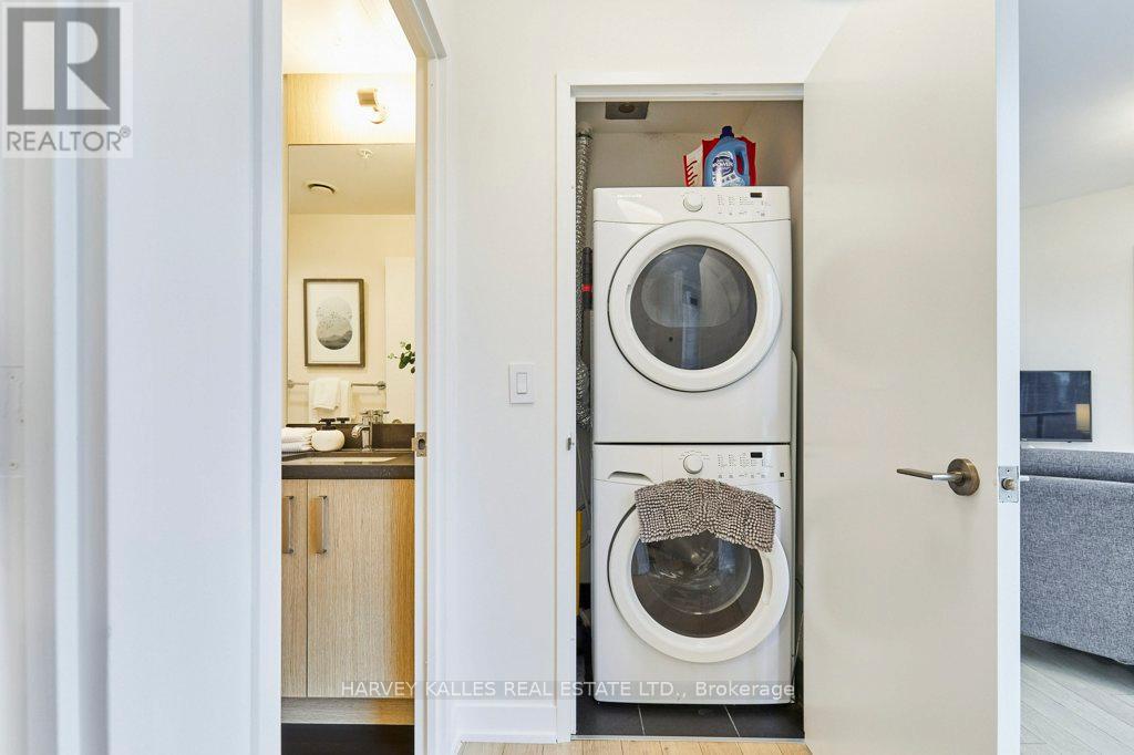 N204 - 120 Bayview Avenue, Toronto (Waterfront Communities), Ontario  M5A 0G4 - Photo 10 - C12496320