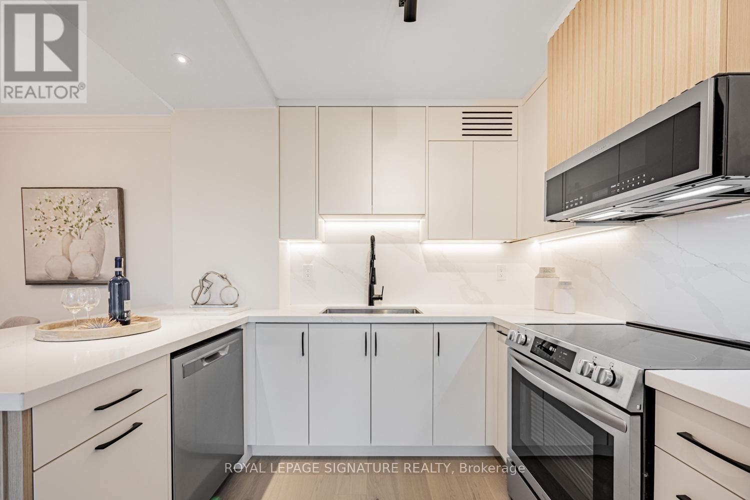 404 - 889 Bay Street, Toronto (Bay Street Corridor), Ontario  M5S 3K5 - Photo 7 - C12496346