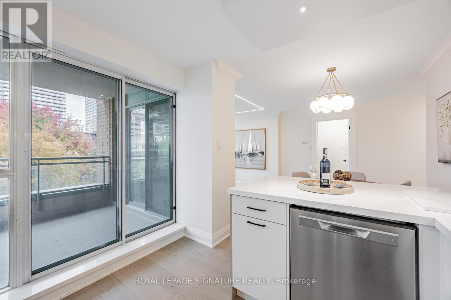 404 - 889 Bay Street, Toronto (Bay Street Corridor), Ontario  M5S 3K5 - Photo 9 - C12496346